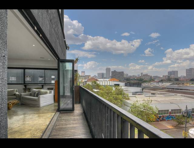2 BEDROOM APARTMENT FOR SALE IN MABONENG